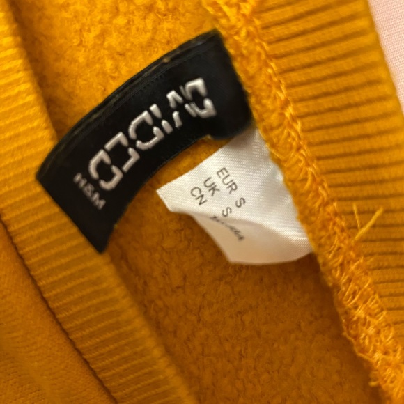 H&M mustard yellow crop sweatshirt - Picture 3 of 3